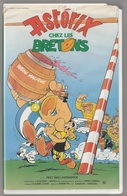 Cassette VHS Astérix Chez Les Bretons  Numéro Sur La Tranche 89004 - Cassette & DVD