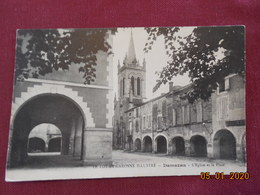 CPA - Damazan - L'Eglise Et La Place - Damazan