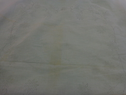 Nappe 170x170 A Terminer Tissu En Organdi Sous Reserve - Andere & Zonder Classificatie