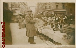 CARTE PHOTO : MARCHE EN BANLIEUE PARISIENNE STAND FLEURISTE FOIRE METIER - Mercati