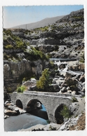 GORGES DE LA MEOUGE - N° 2472 - LE PONT ROMAIN - LA PISCINE ET LA CASCADE - FORMAT CPA NON VOYAGEE - Saint Etienne En Devoluy