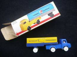 CAMION PUBLICITAIRE SESAME BERLIET STRADAIR  De Stock En Boite !!!! - Werbemodelle - Alle Marken