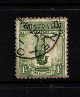 AUSTRALIA    1932    1/-  Green    USED  Slight Staining  Hence Price - Oblitérés