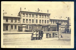 Cpa Du 65  Bordères  Les écoles Et Le Monument Aux Morts DEC19-42 - Borderes Louron