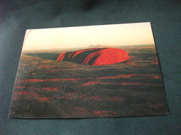 CENTRAL AUSTRALIA AYERS ROCK AND THE OLGAS AT SUNRISE  FRANCOBOLLO AUSTRALIA UCCELLO BIRD - Uluru & The Olgas