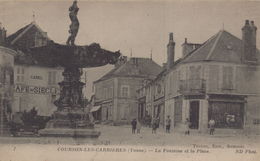 Courson-les-Carrières : La Fontaine Et La Place - Courson-les-Carrières