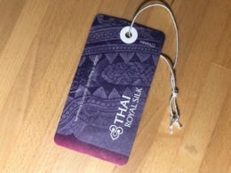 THAI AIRWAYS ROYAL SILK BUSINESS CLASS BAGGAGE TAG Something To Surprise, Something To Delight 10000422 - Étiquettes à Bagages