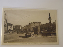 PUY DE DOME-VIC LE COMTE-PLACE ET RUE DU JEU DE PAUME-AUTOBUS-ANIMEE - Vic Le Comte