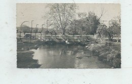 Marcilly-sur-Eure (27) : 4CV Renault Garée Au Pont Sur Le Couenon En 1951 (animé) PF. - Marcilly-sur-Eure