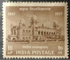 135. INDIA 1957  STAMP MADRAS UNIVERSITY . MH - Neufs