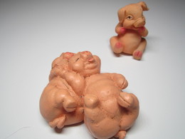 2 COCHONS Pour Collection. - Cochons