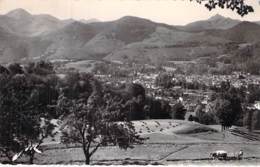 ** Lot De 2 Cartes ** 65 - BAGNERES De BIGORRE Vue Générale & Jardin ... CPSM Dentelée N/B Format CPA - Hautes Pyrénées - Bagneres De Bigorre