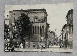 Cartolina Illustrata Imola - Monumento Medaglia D'Oro Francesco Azzi, Viaggiata Per Cesenatico - Imola