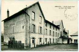 87. HAUTE-VIENNE - AMBAZAC. Ecole Saint-Jean. La Cour Des Petits. - Ambazac