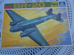 Maquette Avion Militaire--en Plastique-1/72.- Italeri Ref 143 FIAT BR-20 - Vliegtuigen