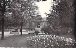 93 - AUBERVILLIERS : La Salle Des Fêtes Et Ses Jardins - CPSM Dentelées Format CPA - Seine St Denis - Aubervilliers