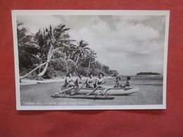 RPPC Oceania > Tonga   Tongan Girls In Native Canoe  Tonga Island   Ref 4182 - Tonga