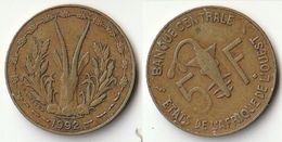 Pièce De 5 Francs CFA XOF 1992 Origine Côte D'Ivoire Afrique De L'Ouest (v) - Côte-d'Ivoire