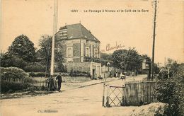 ESSONNE  IGNY  Le Passage A Niveau Et Café De La Gare - Igny