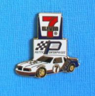 1 PIN'S //  ** NASCAR KYLE PETTY ENTERPRISES / 7 ELEVEN / FORD THUNDERBIRD A DAYTONA ** - Ford