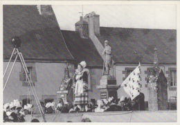 Guerlesquin 29 - Fêtes Folklore - Monument Aux Morts - Aventure Carto - Philippe Ulliac - Guerlesquin