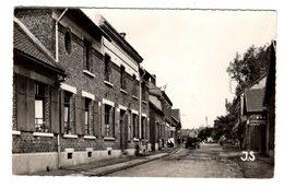 62 PAS DE CALAIS - BERTINCOURT La Gendarmerie Et La Rue Georges-Clémenceau - Bertincourt