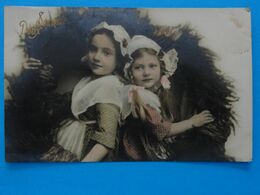 CPA Vers 1908 Fille Enfant Fleurs "Doux Souvenir" Amitié Brillant - Children And Family Groups