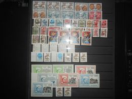 Russie Collection , 65 Timbres Neufs La Plupart Surcharge - Collections