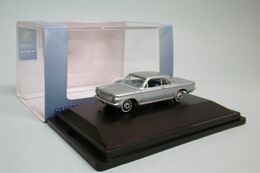 Oxford - CHEVROLET CORVAIR COUPE 1963 Gris Métallisé Voiture US Neuf HO 1/87 - Véhicules Routiers