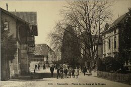 Suisse (BE) LA Neuveville // Place De La Gare Et Le Musee (animee) 19?? RARE - La Neuveville