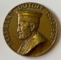 Médaille Bronze. Président Dutoit. 1903-1928. Les Juges Au Tribunal De Commerce De Tournai. Maurice De Korte. - Professionali / Di Società