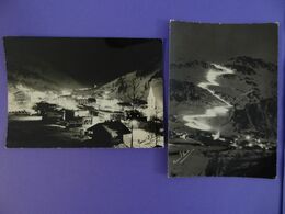 ** Lot De 2 CPM ** N/B De Val D'Isère (Haute-Savoie) Vue De Nuit Et Descente Aux Flambeaux, Fêtes Des Moniteurs Ski - Val D'Isere