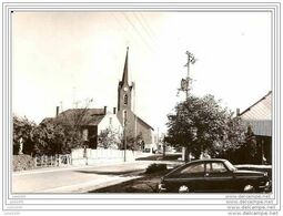 HAUT - FAYS ..-- L' Eglise , Rue Du Cimetière . OLDTIMER . Voir Verso . - Daverdisse