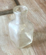 Ancienne Petite Bouteille En Verre - Tintenfässer