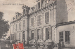 63 - VIC LE COMTE - PUY DE DOME - ECOLE DE GARCONS - VOIR SCANS - Vic Le Comte