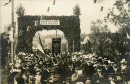 Chatillon Coligny * Carte Photo * Défilé Commémoration Cérémonie * Les Secours Mutuels * Fanfare - Chatillon Coligny