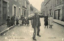 Mayenne * Rue De La Madeleine * Type Personnage Local !!! - Mayenne