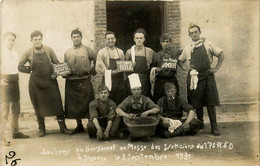 Sissonne * Carte Photo * Souvenir Du Personnel Au Mess Des Sous Officiers Du 17ème RAD * 2 Septembre 1931 * Militaires - Sissonne