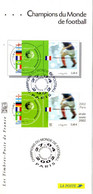 ⚽ " CHAMPIONS DU MONDE DE FOOT " Sur Fascicule Publicitaire Multilingue 1er Jour De 1998 N°YT 3483-84  Parf état - Autres & Non Classés