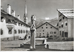 ZUOZ → Dorfplatz Mit Brunnen Und Der Chesa Planta U. Crusch Alva Hotel Anno 1957 - Zuoz