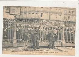 GARE SAINT LAZARE GREVE DES CHEMIN DE FER LES VOYAGEURS ATTENDENT LE DEPART CPA BON ETAT - Syndicats