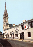 SOULLANS - Rue De L'Océan - L'Eglise Et L'Hôtel-Restaurant Le Relais Du Marais - Soullans