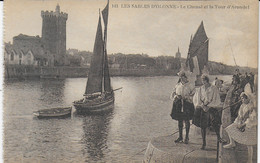 Les Sables D'Olonne - Le Chenal Et La Tour D'Arundel ( Animée Femme En Costumes De Sablaises Et Bateau à Voiles) - Sables D'Olonne