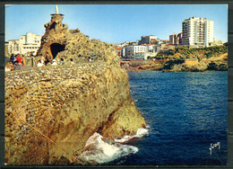 # - BIARRITZ - Le Rocher De La Vierge, à Droite Le Port Vieux (carte Vierge) - Arnéguy