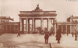 Berlin Brandenburger Tor Vom Thiergarten Aus - Brandenburger Tor