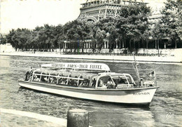 Paris * Vedette Paris Tour Effeil Sur La Seine * Bateau Vapeur - Die Seine Und Ihre Ufer