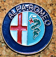 Rare Pin's  Grand Model Alpha Romeo - Alfa Romeo