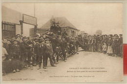 123 -  LOCK-OUT PATRONAL DE FOUGERES 35 ARRIVEE DU BOIS POUR LES SOUPES - Labor Unions