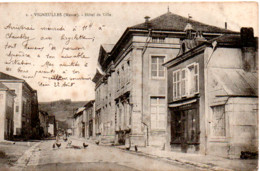 VIGNEULLES  HOTEL DE VILLE  EN 1904    CARTE TACHEE - Vigneulles Les Hattonchatel