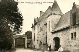 Elven * La Maison Du Garde à L'entrée Du Château De Largoët * Chasseur Et Son Fusil - Elven